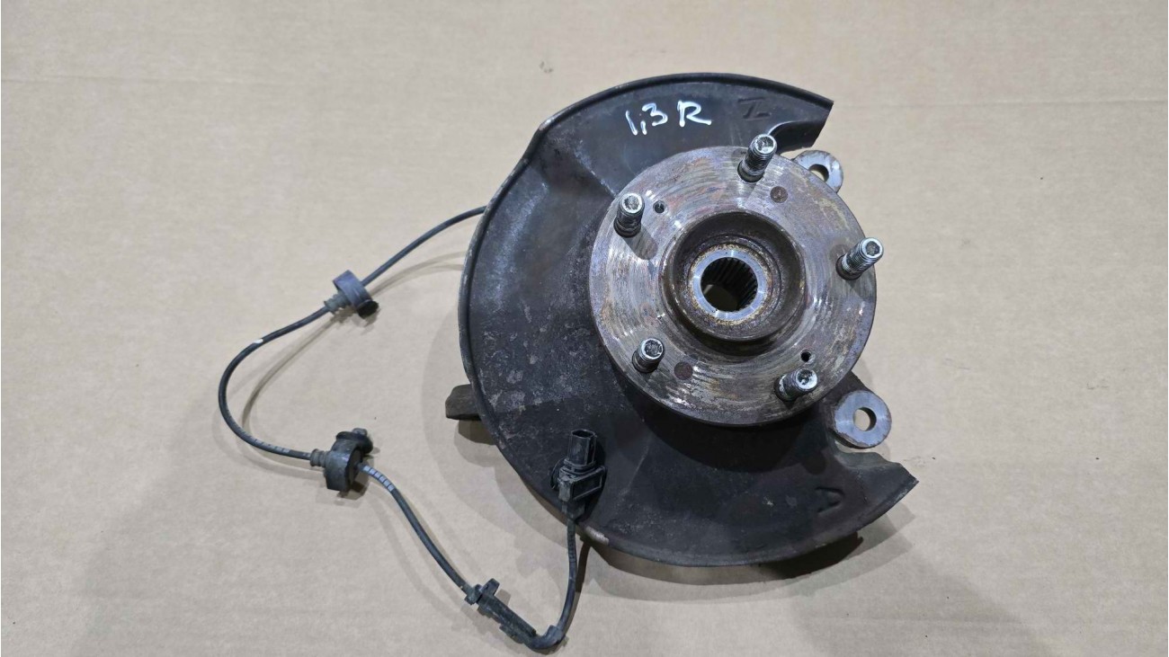 Поворотний кулак передній правий 1,3 Honda Civic 4D (2006-2011). 51211SNA010